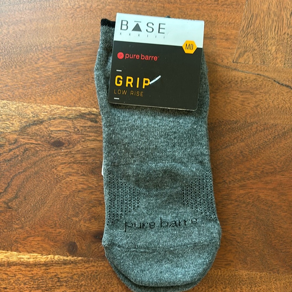 Men’s Pure Barre BASE low rise grip socks   Thick and Grippy